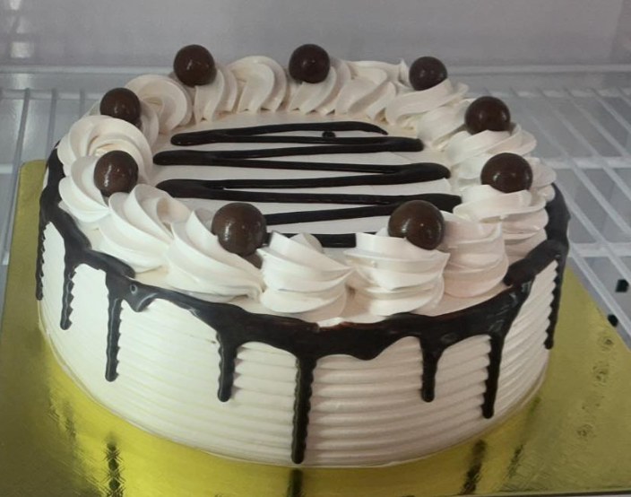 Malteser Cream Cake