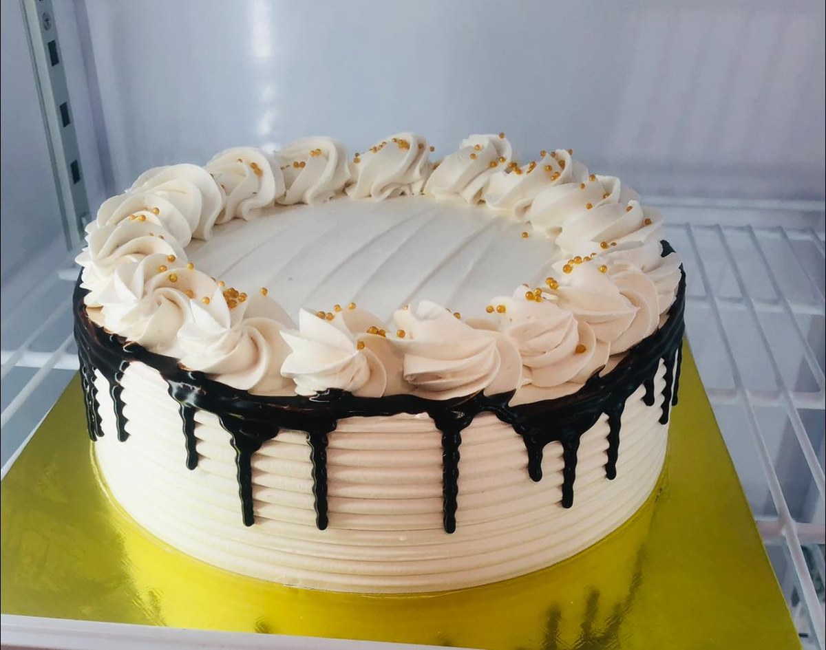 Blush White Drip Cake